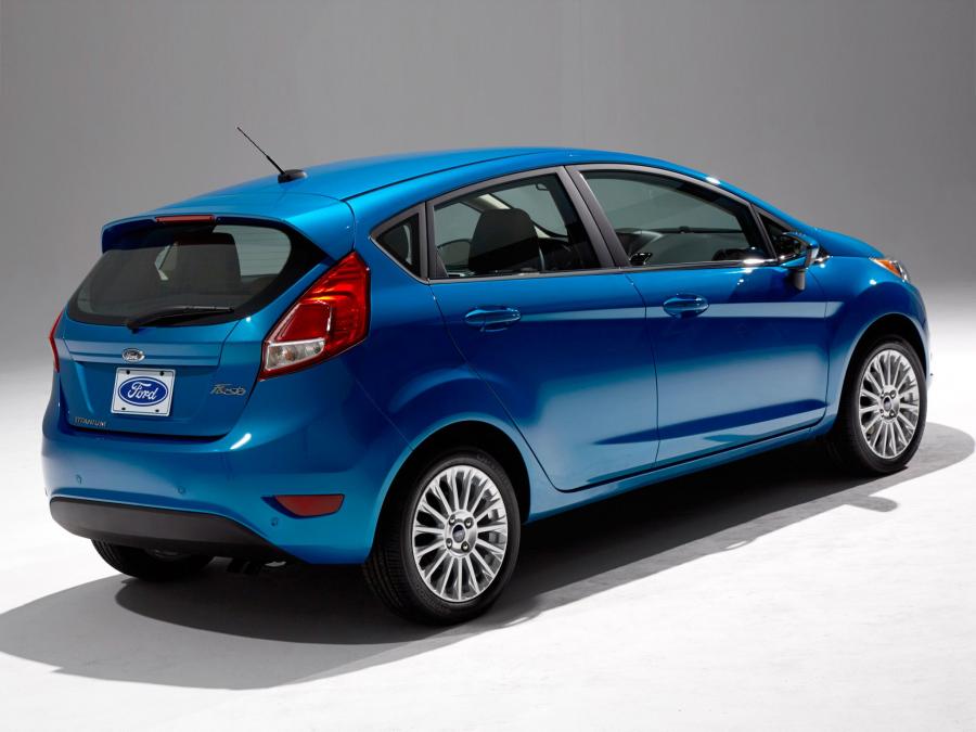  Ford Fiesta Titanium Hatchback 2013 года  (NA) (фото 4 из 28)
